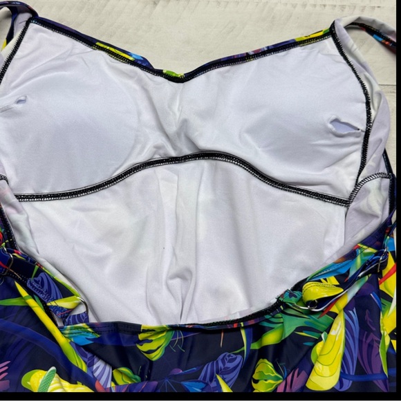 Floral Print Plus Size Tankini Swimsuit with Tummy Control Skirt /Skort - Picture 10 of 10